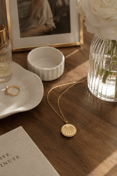Collar Relicario Sun Gold - Atesorame