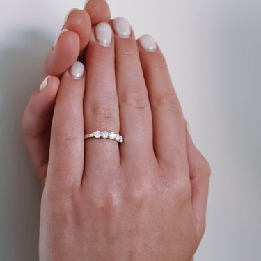 Anillo Moissanita Cintillo