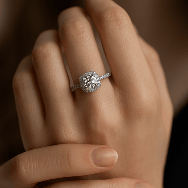 Anillo Moissanita Halo Solitario - Atesorame