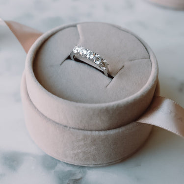 Anillo Moissanita Cintillo