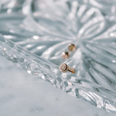 Abridores A Presion Oro 18k Punto De Luz Zafiro 4mm - Atesorame