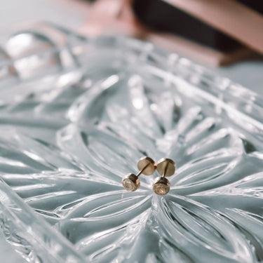 Abridores A Presion Oro 18k Punto De Luz Zafiro 4mm - Atesorame