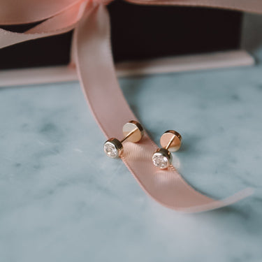 Abridores A Presion Oro 18k Punto De Luz Zafiro 4mm - Atesorame