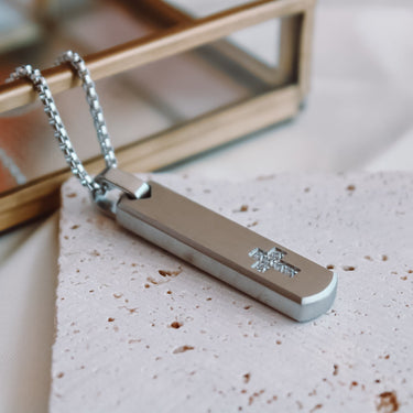 Collar Men Medalla Cruz