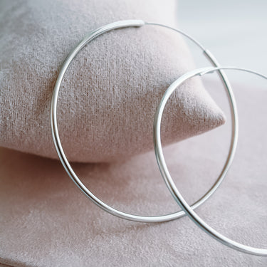 Argollas Carol 60mm Plata - Atesorame